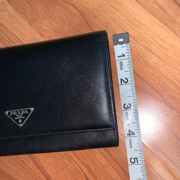 Authentic Prada Large Saffiano Leather Wallet - Picture 4 of 16